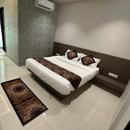 Jp Garden & Lawn Hotel Sasupada Exterior photo